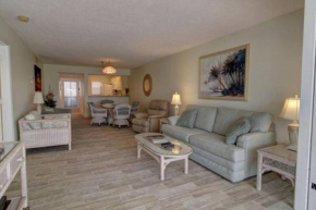2BR Ground Level Condo with Pool 10 Minutes to Beaches with golf Course Views